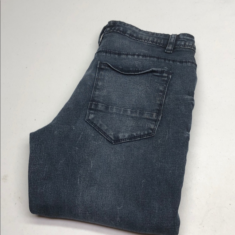 LIKE NEW OAKRIDGE SLIM STRAIGHT LEG JEANS 28x31 ⭐️